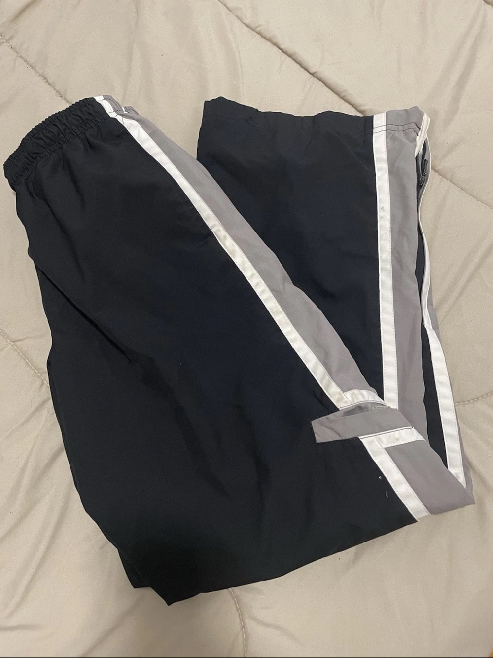Nike VTG. Satin Black Striped Track/Basketball Pants Y2K Youth Boys Size L 14-16